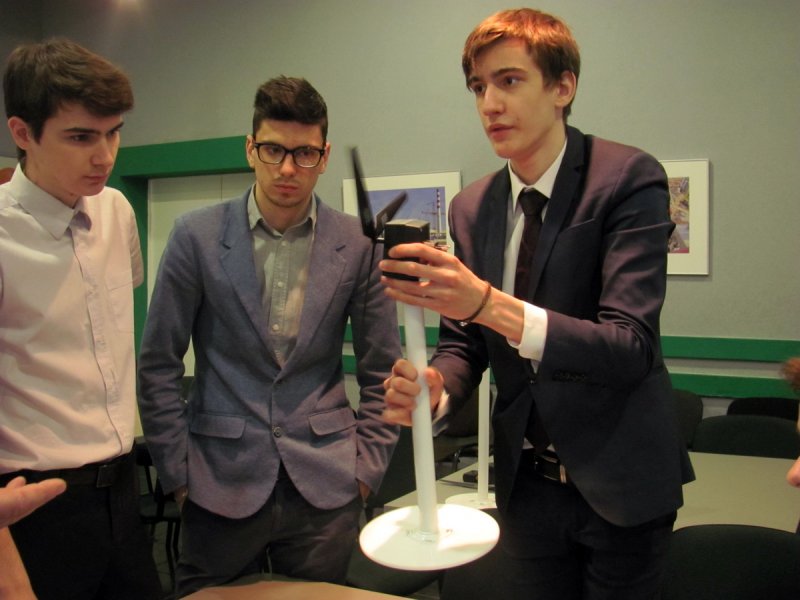 Фото к Копия В информационном центре по атомной энергии прошел интерактивный урок по альтернативной энергетике