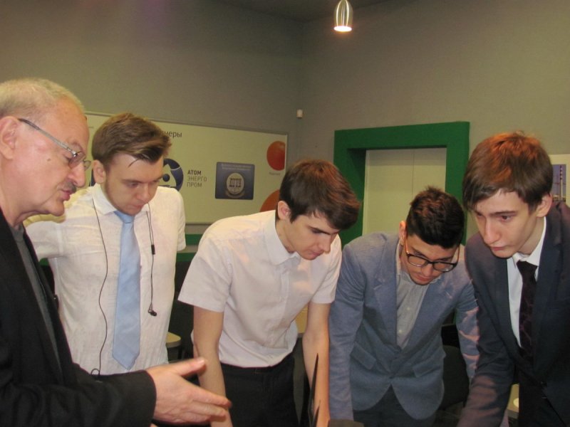 Фото к Копия В информационном центре по атомной энергии прошел интерактивный урок по альтернативной энергетике