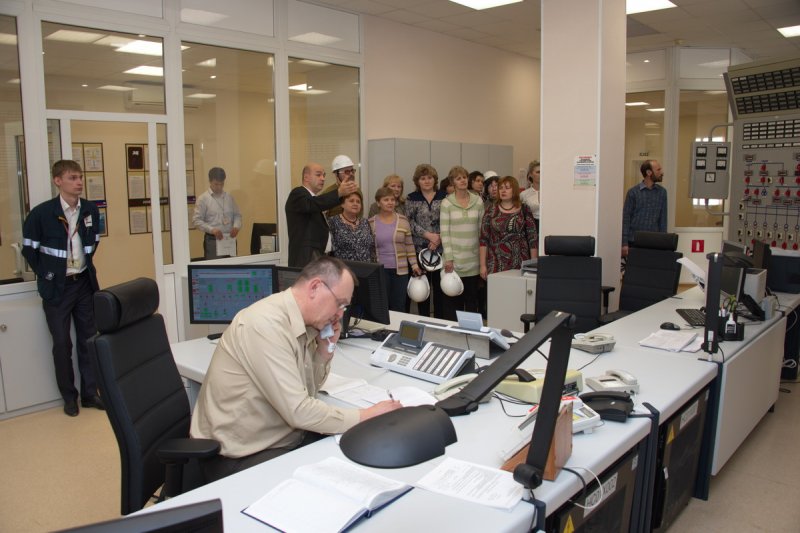 Фото к Неделя высоких технологий открылась посещением Ростовской АЭС группой ростовских учителей 