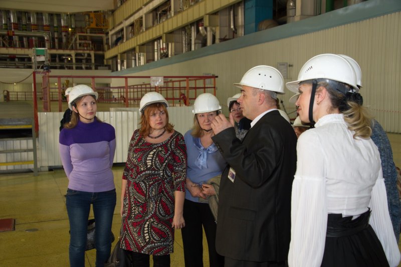 Фото к Неделя высоких технологий открылась посещением Ростовской АЭС группой ростовских учителей 