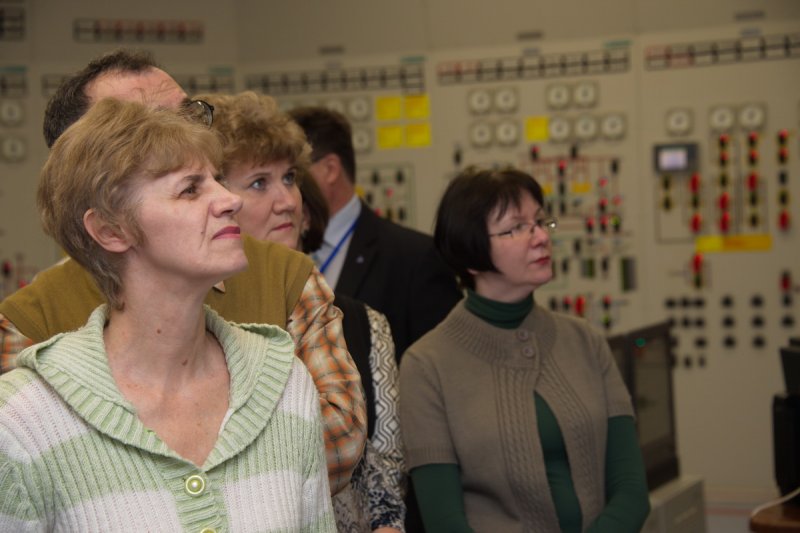 Фото к Неделя высоких технологий открылась посещением Ростовской АЭС группой ростовских учителей 