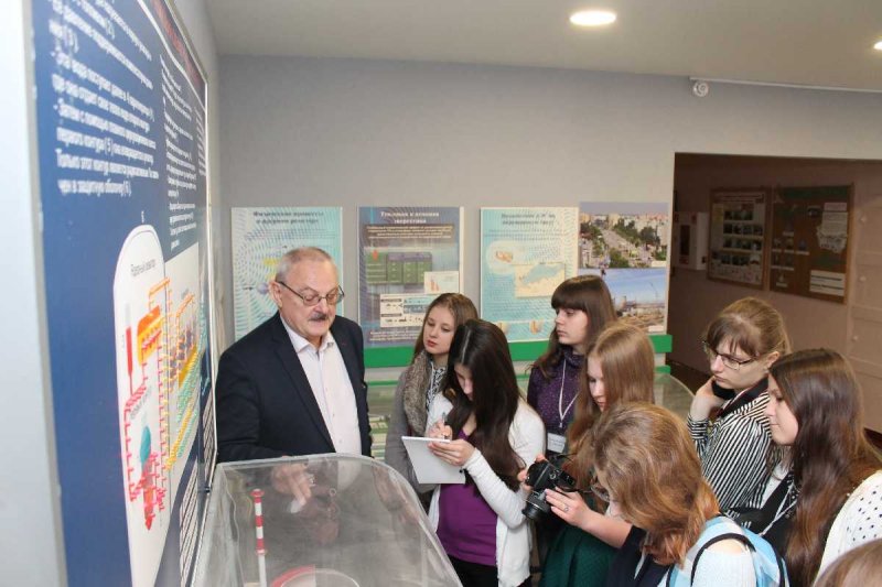 Фото к Юнкоры Ростовской области получили награды в информационном центре за лучшие эссе о Ростовской АЭС