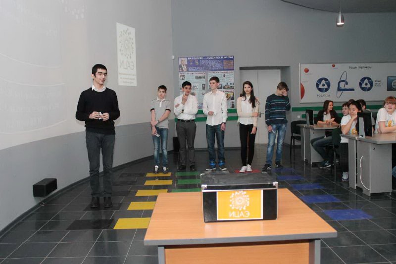 Фото к Около 100 школьников приняли участие в интеллектуальной игре «Пять шагов мир высоких технологий» в Информационном центре по атомной энергии