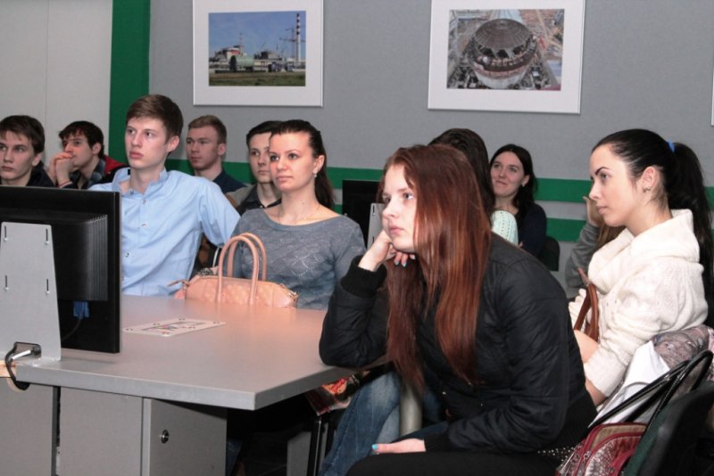 Фото к В информационном центре по атомной энергии успешно стартовал новый проект  «Пять вех Победы»