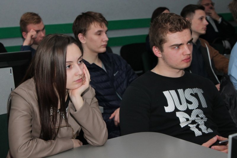 Фото к В информационном центре по атомной энергии успешно стартовал новый проект  «Пять вех Победы»